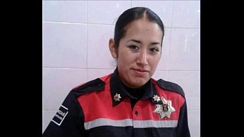 mujer policia de mexico baila desnuda
