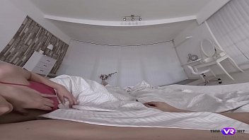 TmwVRnet.com - Red Bird - Ginger pussy wake-up call
